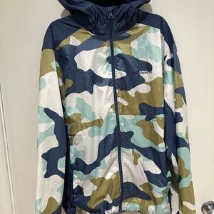 Columbia camo windbreaker